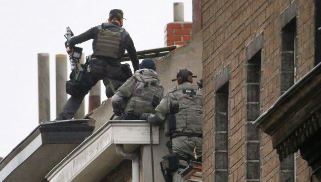 Спецоперация в районе Моленбек в Брюсселе Спецоперация в районе Моленбек в Брюсселе