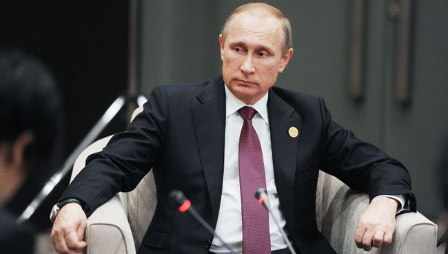 Президент России Владимир Путин во время саммита Группы двадцати (G20) в турецкой Анталье Президент России Владимир Путин во время саммита Группы двадцати (G20) в турецкой Анталье
