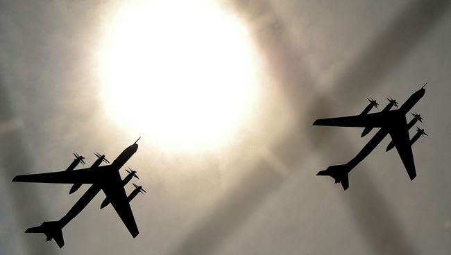Пролет самолетов ТУ-95 Пролет самолетов ТУ-95