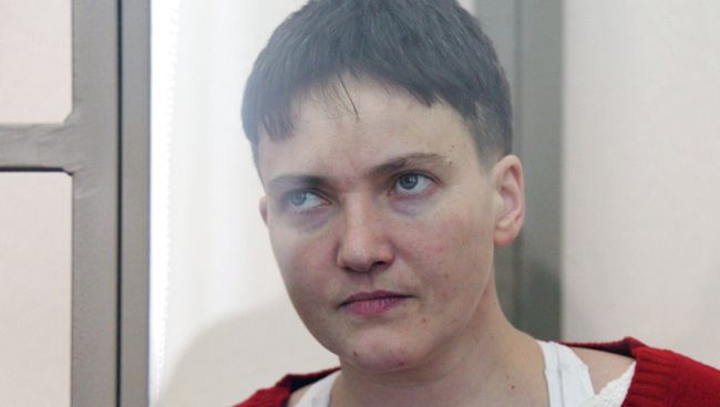 Украинская летчица Надежда Савченко на очередном заседании Донецкого городского суда Ростовской области. Архивное фото Украинская летчица Надежда Савченко на очередном заседании Донецкого городского суда Ростовской области. Архивное фото