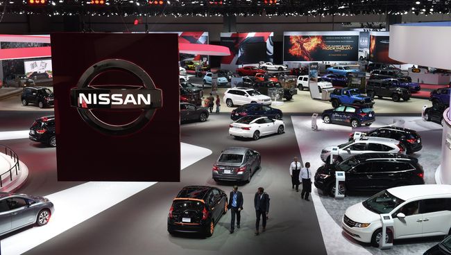 Стенд компании Nissan на автошо. Архивное фото Стенд компании Nissan на автошо. Архивное фото