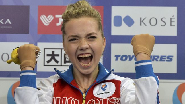Елена Радионова (Россия) во время объявления результатов Елена Радионова (Россия) во время объявления результатов