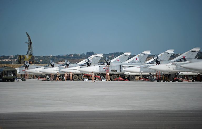 Российская боевая авиация на авиабазе Хмеймим в Сирии Российская боевая авиация на авиабазе Хмеймим в Сирии