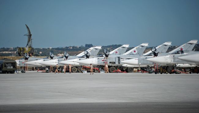 Российская боевая авиация на авиабазе Хмеймим в Сирии. Архив Российская боевая авиация на авиабазе Хмеймим в Сирии. Архив