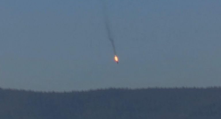 Самолет Су-24, потерпевший крушение на границе Сирии и Турции Самолет Су-24, потерпевший крушение на границе Сирии и Турции