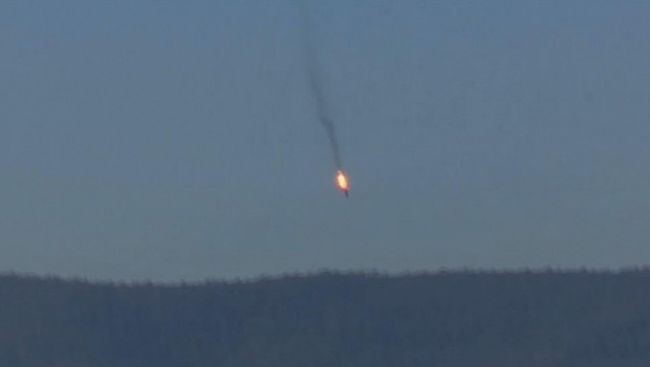 Самолет Су-24, потерпевший крушение на границе Сирии и Турции. Архивное фото