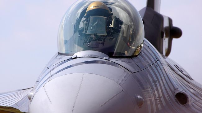 Самолет F-16 ВВС Турции