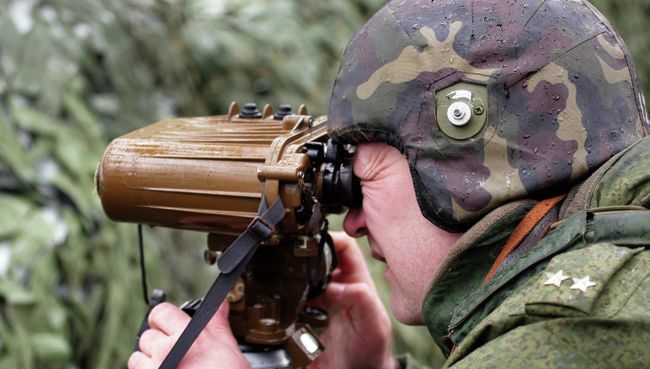 Военнослужащий подразделения внутренних войск МВД России. Архивное фото Военнослужащий подразделения внутренних войск МВД России. Архивное фото