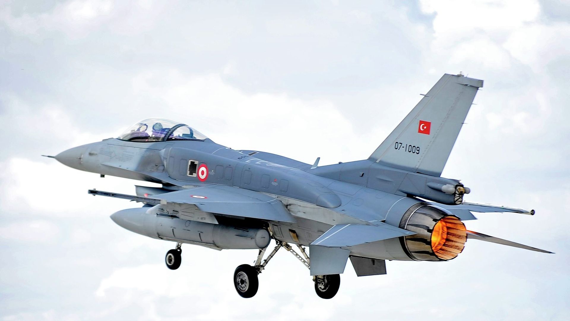 Самолет F-16 ВВС Турции Самолет F-16 ВВС Турции - РИА Новости, 1920, 02.02.2022