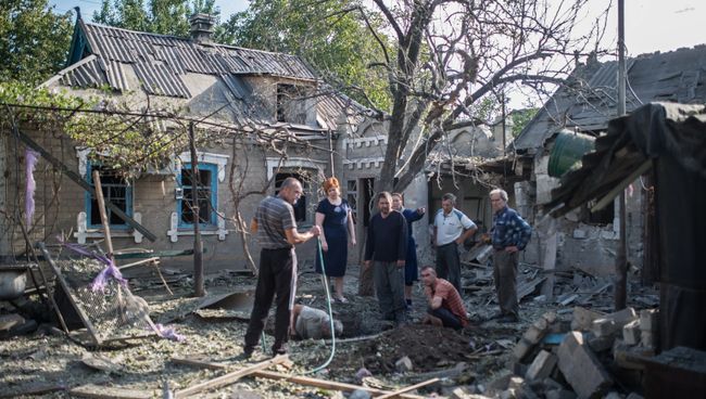 Последствия обстрела поселка Александровка в Донецкой области. Архивное фото Последствия обстрела поселка Александровка в Донецкой области. Архивное фото