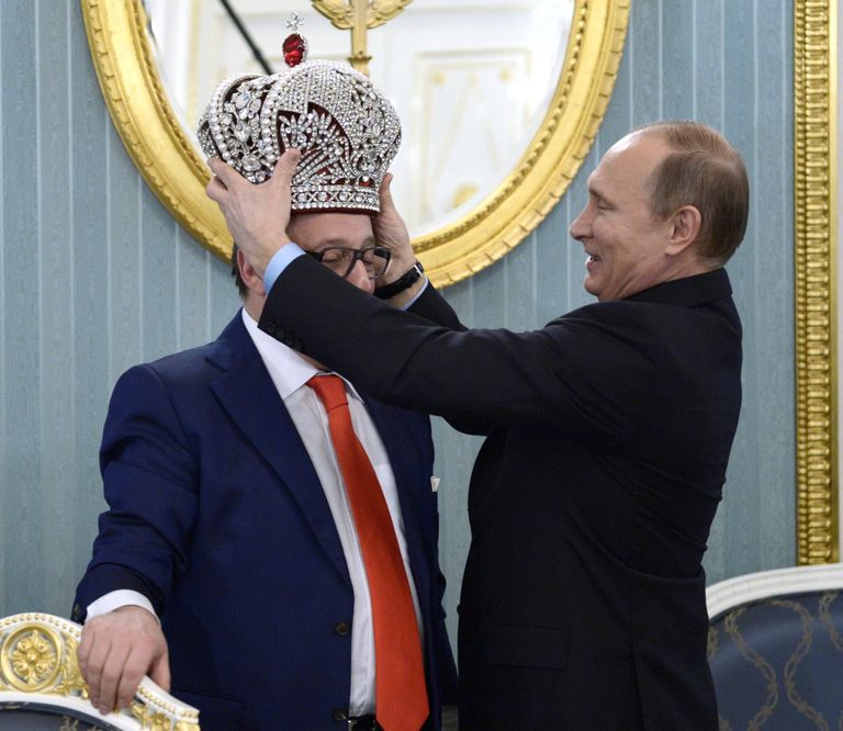 Президент России Владимир Путин и художественный руководитель Московского государственного театра эстрады Геннадий Хазанов во время встречи в Кремле Президент России Владимир Путин и художественный руководитель Московского государственного театра эстрады Геннадий Хазанов во время встречи в Кремле