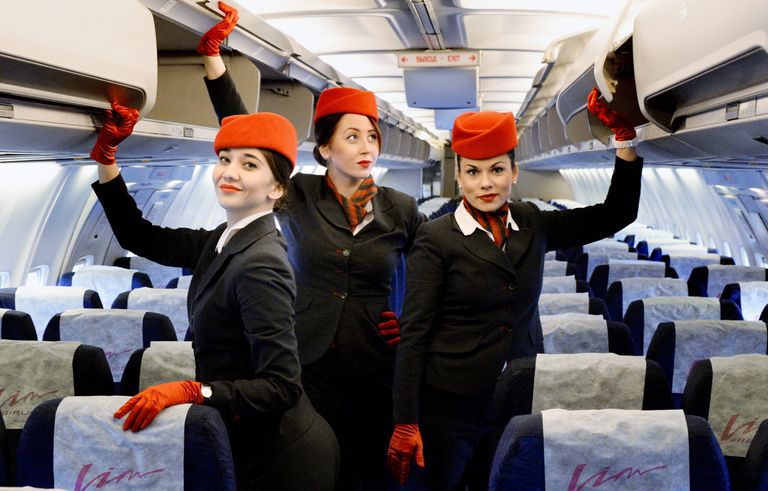 Стюардессы авиакомпании Вим Авиа в самолете Boeing 757-200, который 2 декабря 2015 года отправляется в первый рейс по маршруту Владивосток - Москва Стюардессы авиакомпании Вим Авиа в самолете Boeing 757-200, который 2 декабря 2015 года отправляется в первый рейс по маршруту Владивосток - Москва