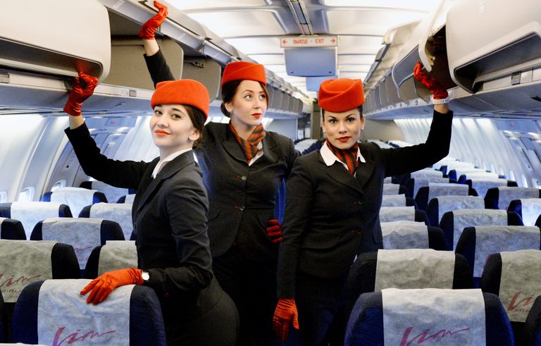 Стюардессы авиакомпании Вим Авиа в самолете Boeing 757-200, который 2 декабря 2015 года отправляется в первый рейс по маршруту Владивосток - Москва Стюардессы авиакомпании Вим Авиа в самолете Boeing 757-200, который 2 декабря 2015 года отправляется в первый рейс по маршруту Владивосток - Москва