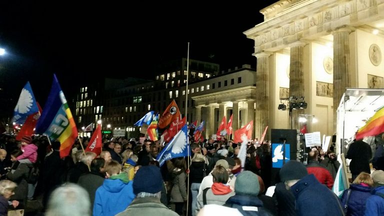 Антивоенный митинг в Берлине против участия бундесвера в военной операции в Сирии