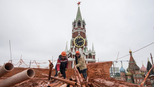 Снос 14-го административного корпуса Московского Кремля Снос 14-го административного корпуса Московского Кремля