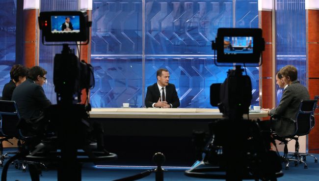 Интервью премьер-министра РФ Д.Медведева пяти российским телеканалам