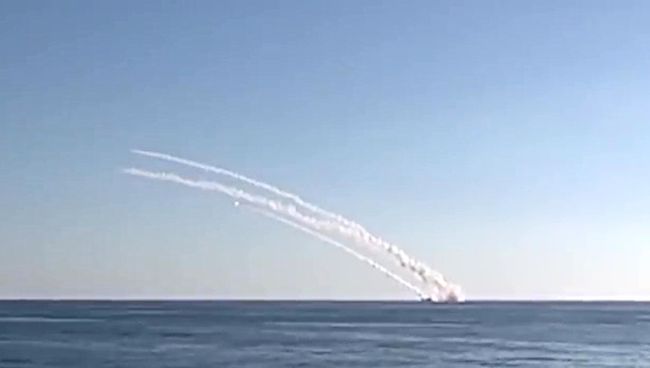 Групповой пуск крылатых ракет Калибр. Архивное фото Групповой пуск крылатых ракет Калибр. Архивное фото