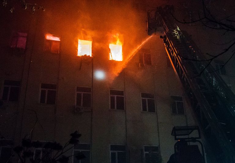 Пожар на Тушинском машиностроительном заводе в Москве Пожар на Тушинском машиностроительном заводе в Москве