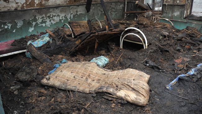 На месте пожара в психоневрологическом диспансере в селе Алферовка Новохоперского района Воронежской области. Архивное фото На месте пожара в психоневрологическом диспансере в селе Алферовка Новохоперского района Воронежской области. Архивное фото