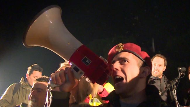 Черногорцы кричали Россия! Путин! на митинге против вступления в НАТО