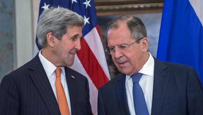 Министр иностранных дел России Сергей Лавров и госсекретарь США Джон Керри. Архивное фото Министр иностранных дел России Сергей Лавров и госсекретарь США Джон Керри. Архивное фото