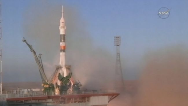 Кадры старта ракеты Союз ТМА-19М с новым экипажем МКС с Байконура Кадры старта ракеты Союз ТМА-19М с новым экипажем МКС с Байконура