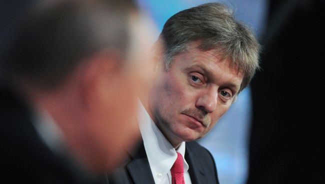 Пресс-секретарь президента РФ Дмитрий Песков на одиннадцатой большой ежегодной пресс-конференции президента России Владимира Путина Пресс-секретарь президента РФ Дмитрий Песков на одиннадцатой большой ежегодной пресс-конференции президента России Владимира Путина