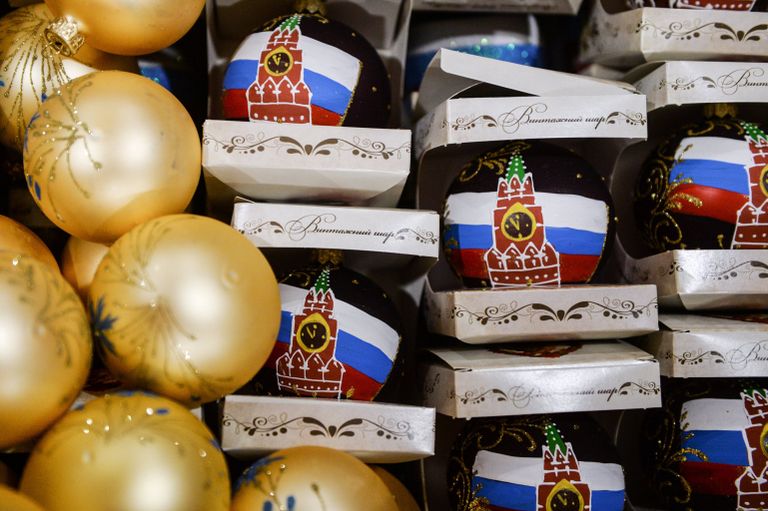 Елочные игрушки, произведенные на предприятии Шаг за шагом в поселке Крестцы Новгородской области Елочные игрушки, произведенные на предприятии Шаг за шагом в поселке Крестцы Новгородской области