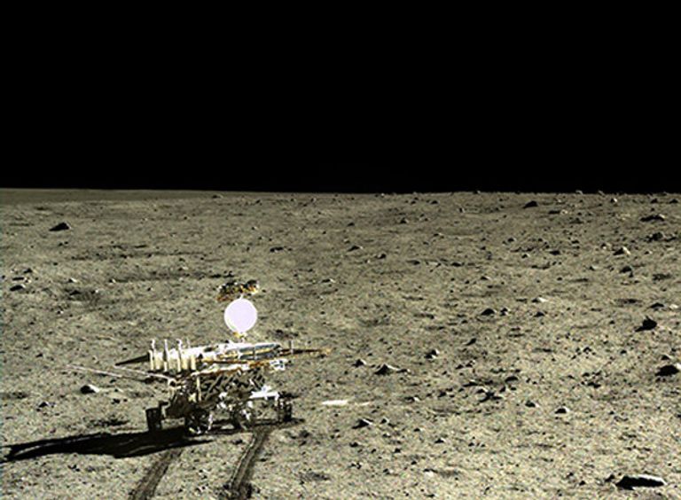 Луноход Юйту, сфотографированный посадочным модулем Чанъэ-3
