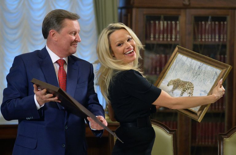 Встреча руководителя администрации президента РФ С.Иванова с делегацией Международного фонда защиты животных Встреча руководителя администрации президента РФ С.Иванова с делегацией Международного фонда защиты животных