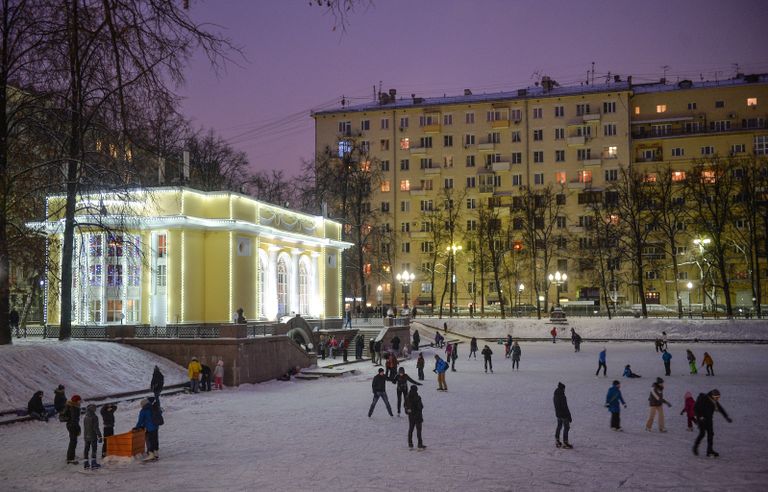 Москвичи отдыхают в дни новогодних праздников Москвичи отдыхают в дни новогодних праздников