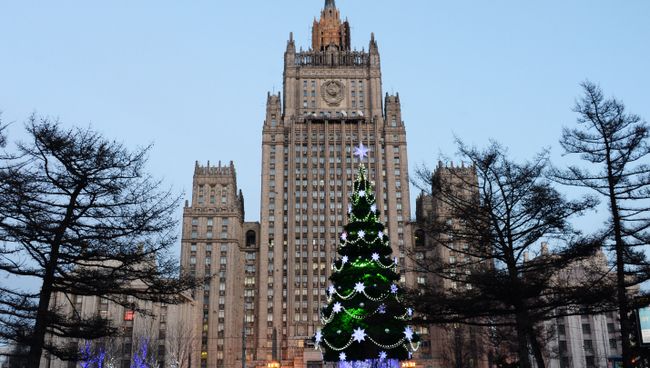 Здание министерства иностранных дел РФ на Смоленской-Сенной площади в Москве Здание министерства иностранных дел РФ на Смоленской-Сенной площади в Москве