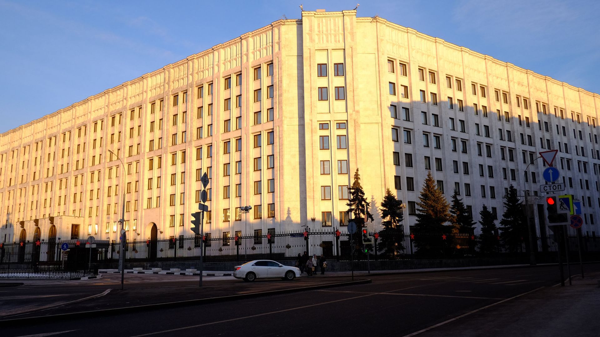 Здание министерства обороны РФ на Арбатской площади в Москве Здание министерства обороны РФ на Арбатской площади в Москве - РИА Новости, 1920, 25.01.2024