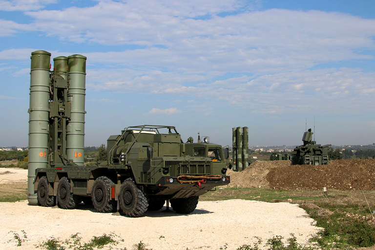 Зенитно-ракетные комплексы С-400 на российской авиабазе Хмеймим, Сирия
