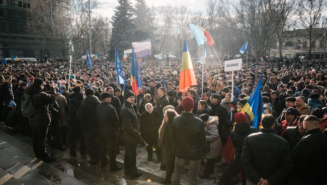 Протестующие у резиденции президента Молдавии Николая Тимофти