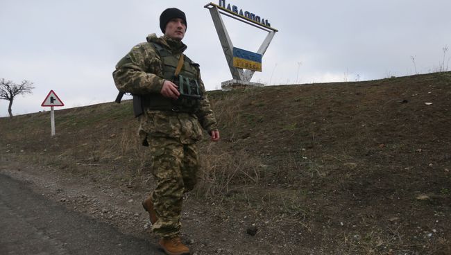 Украинский военный. Архивное фото Украинский военный. Архивное фото