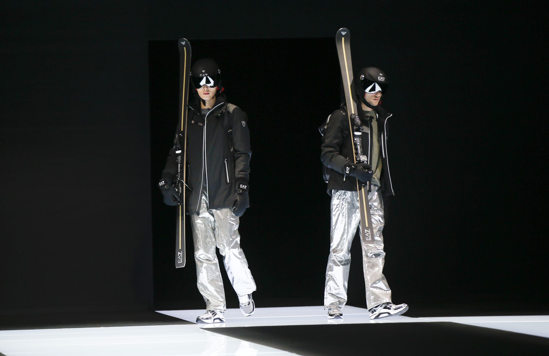 Модели представляют коллекцию Emporio Armani на неделе моды в Милане Модели представляют коллекцию Emporio Armani на неделе моды в Милане - РИА Новости, 1920, 04.09.2025