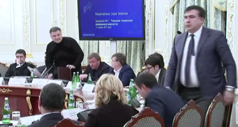 Арсен Аваков и Михаил Саакашвили во время заседания Нацсовета Арсен Аваков и Михаил Саакашвили во время заседания Нацсовета
