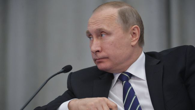 Президент РФ Владимир Путин на пленарном заседании всероссийского предпринимательского форума Малый бизнес – национальная идея?