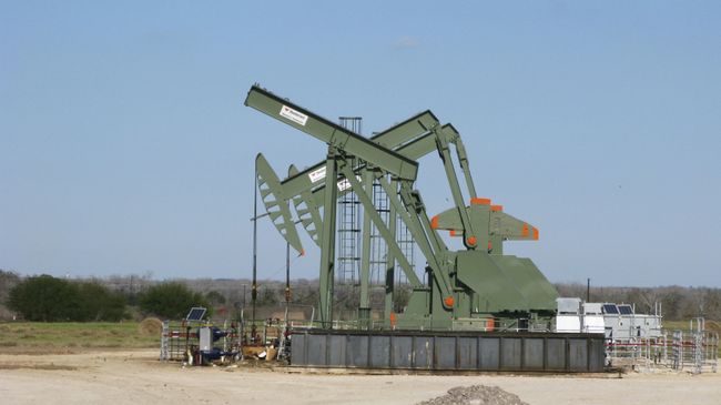 Добыча нефти на месторождении Игл Форд, 13 января 2016 Добыча нефти на месторождении Игл Форд, 13 января 2016