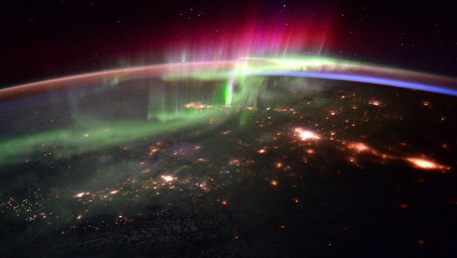 Полярное сияние на Земле снятое с Международной космической станции 20 января 2016 года. Архивное фото Полярное сияние на Земле снятое с Международной космической станции 20 января 2016 года. Архивное фото