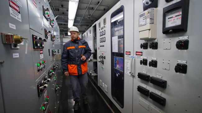 Пульт управления мобильной газотурбинной электростанции (МГТЭС) на площадке Западно-Крымская вблизи г. Саки в Крыму