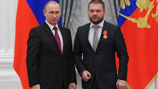 Президент России Владимир Путин и Евгений Поддубный