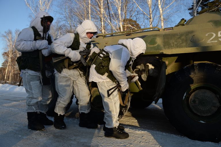 Военнослужащие противодиверсионной группы Новосибирского ракетного соединения Военнослужащие противодиверсионной группы Новосибирского ракетного соединения