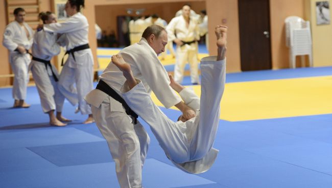 Президент России Владимир Путин на тренировке. Архивное фото