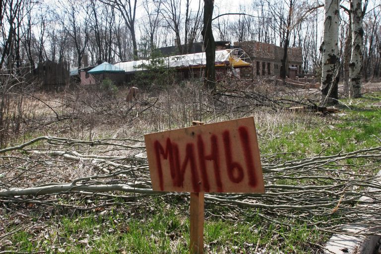 Представители ОБСЕ посетили район поселка Пески в Донецкой области Представители ОБСЕ посетили район поселка Пески в Донецкой области