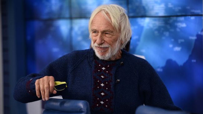 Французский актер Пьер Ришар на пресс-конференции