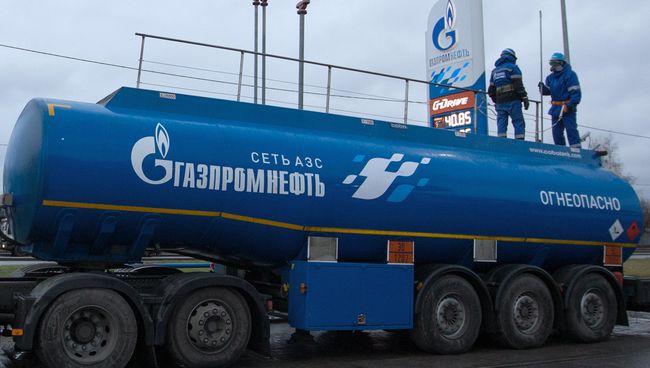 Работа заправочной станции Газпромнефть. Архивное фото