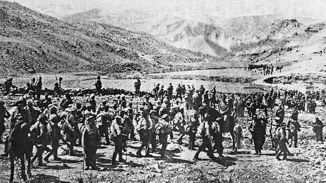 Русская армия вступает в город Трапезунд на территории турецкой Армении. 1916 г Русская армия вступает в город Трапезунд на территории турецкой Армении. 1916 г