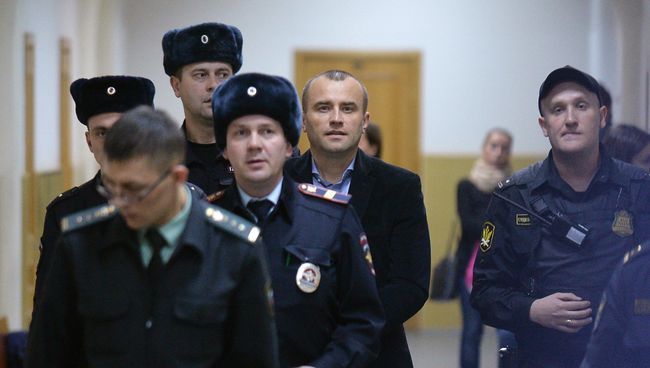 Бывший директор аэропорта Домодедово Вячеслав Некрасов в Басманном суде Москвы Бывший директор аэропорта Домодедово Вячеслав Некрасов в Басманном суде Москвы